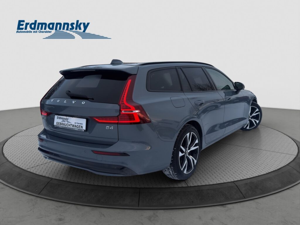 Volvo V60 B4 Ultimate Dark/Navi/LED/Pano/Kam/HuD/B&W – Bild 4