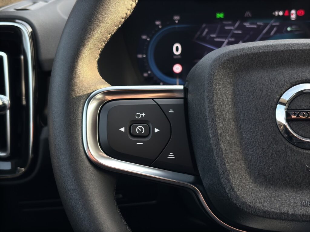 Volvo XC40 P8 Plus Twin Pure Electric AWD/Navi/AHK/GJR – Bild 19