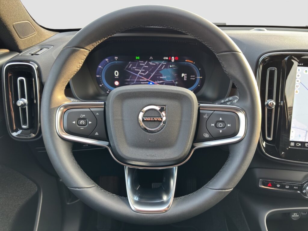 Volvo XC40 P8 Plus Twin Pure Electric AWD/Navi/AHK/GJR – Bild 7