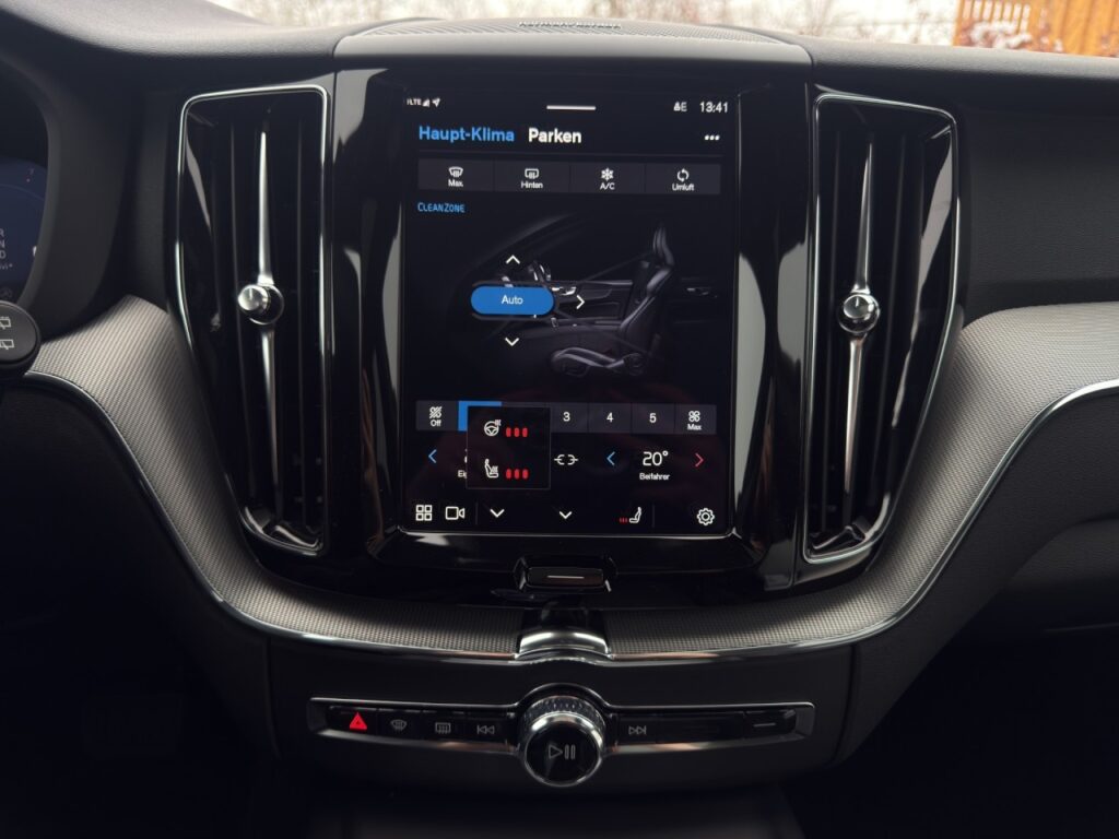 Volvo XC60 B5 AWD Plus Dark/el.Sitze/LHZ/360Kam/Pano – Bild 19