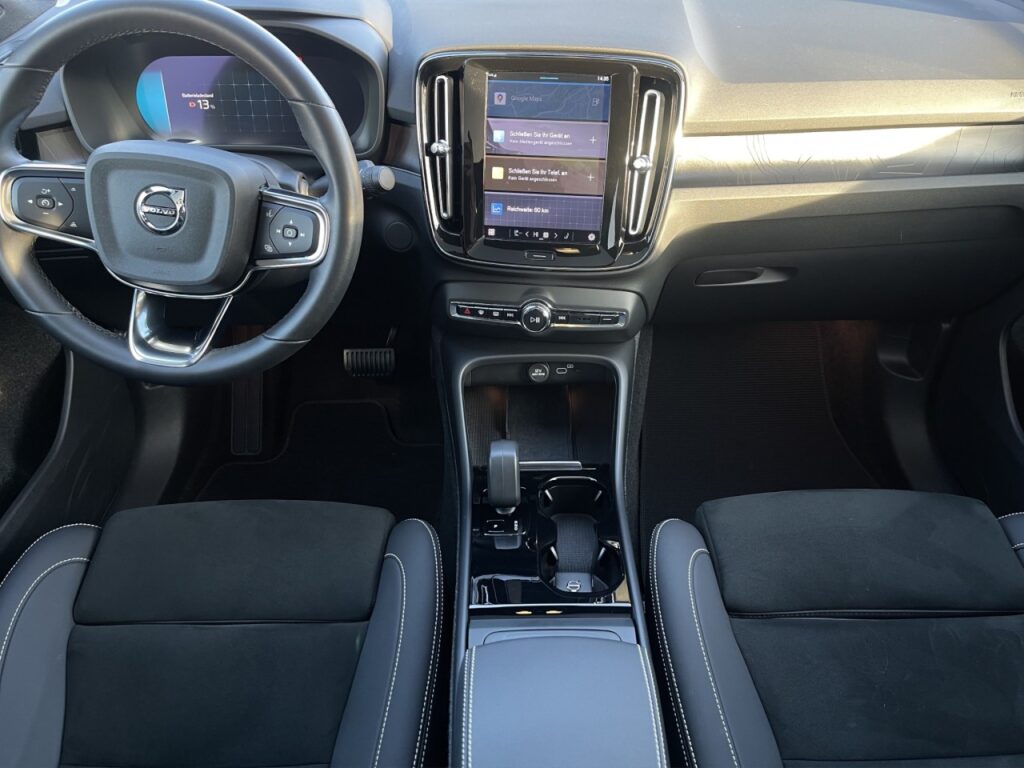 Volvo C40 Twin Electric Plus AWD/Navi/LED/Kam/Pano/GJR – Bild 9