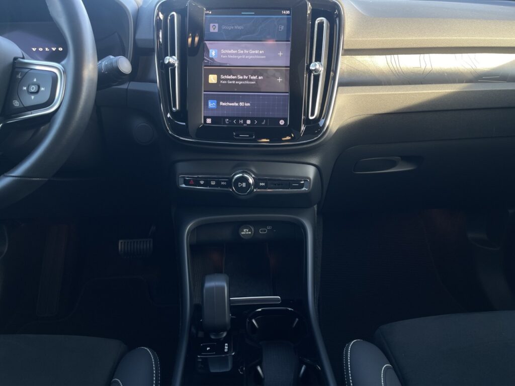 Volvo C40 Twin Electric Plus AWD/Navi/LED/Kam/Pano/GJR – Bild 10