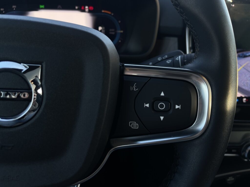 Volvo C40 Twin Electric Plus AWD/Navi/LED/Kam/Pano/GJR – Bild 19