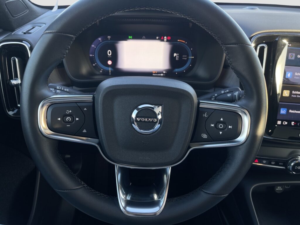 Volvo C40 Twin Electric Plus AWD/Navi/LED/Kam/Pano/GJR – Bild 6