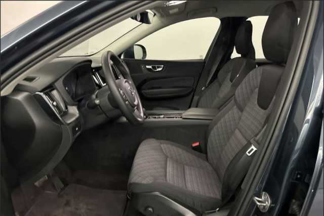 Volvo XC60 B4 Core/Navi/LED/BLIS/Kamera/hzb.LK/19Zoll – Bild 5