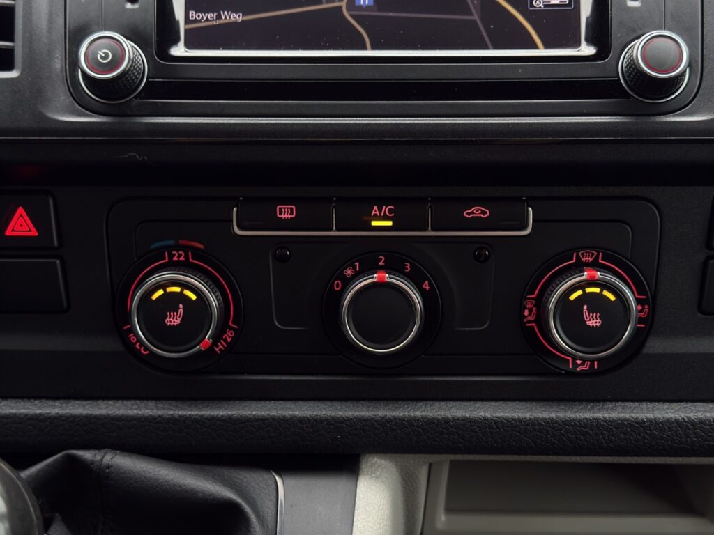 Volkswagen T6 Kasten lang/Klima/Navi/AHK/3-Sitze/2xSchiebet – Bild 17