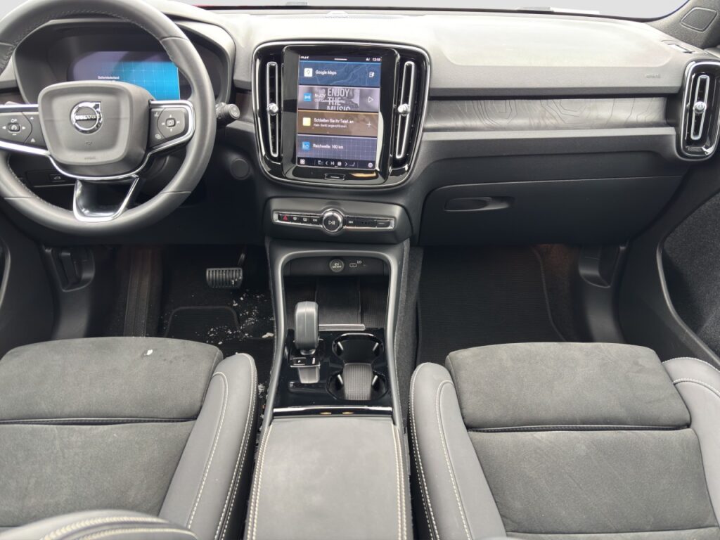 Volvo XC40 Ultimate Pure Electric/Navi/AHK/Pano/20Zoll – Bild 10