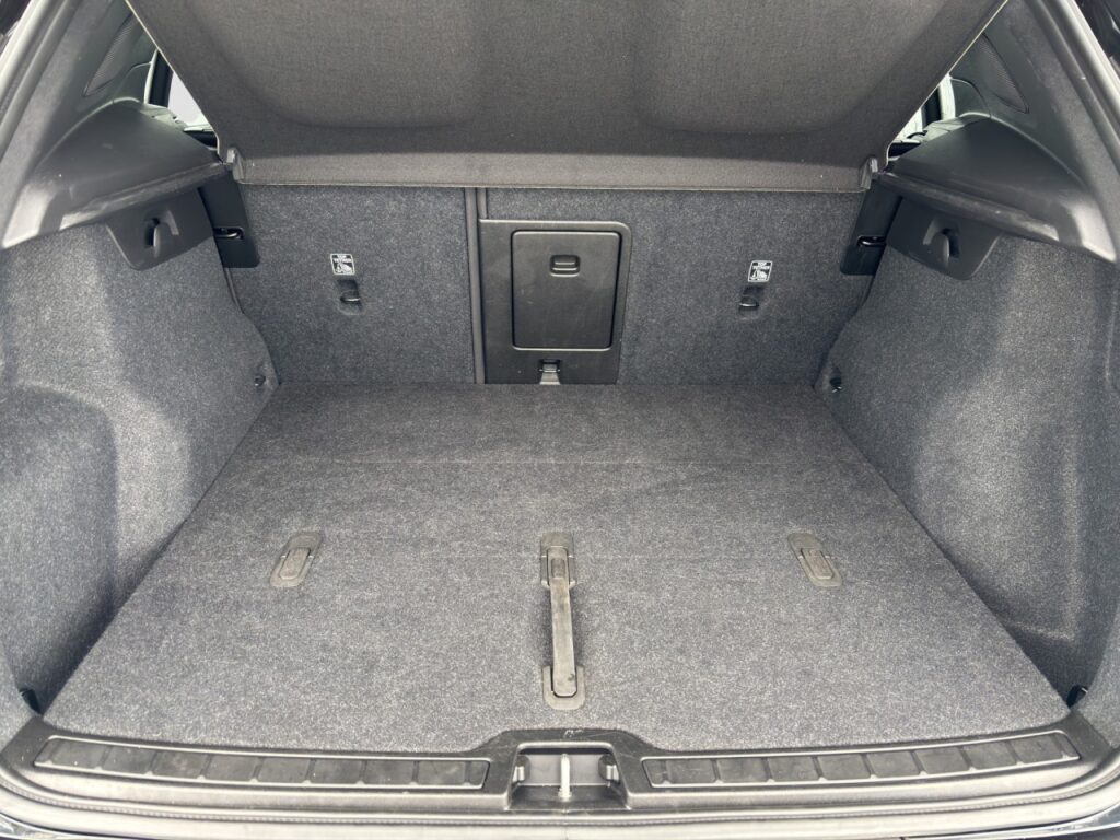 Volvo XC40 Ultimate Pure Electric/Navi/AHK/Pano/20Zoll – Bild 16