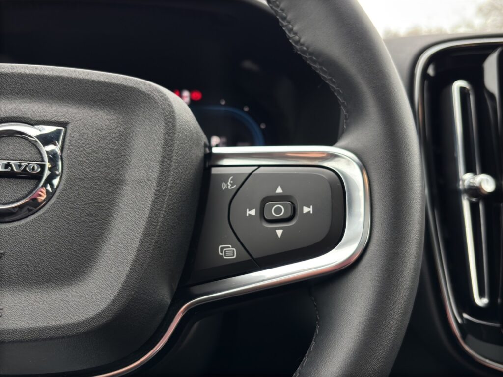 Volvo XC40 Ultimate Pure Electric/Navi/AHK/Pano/20Zoll – Bild 21