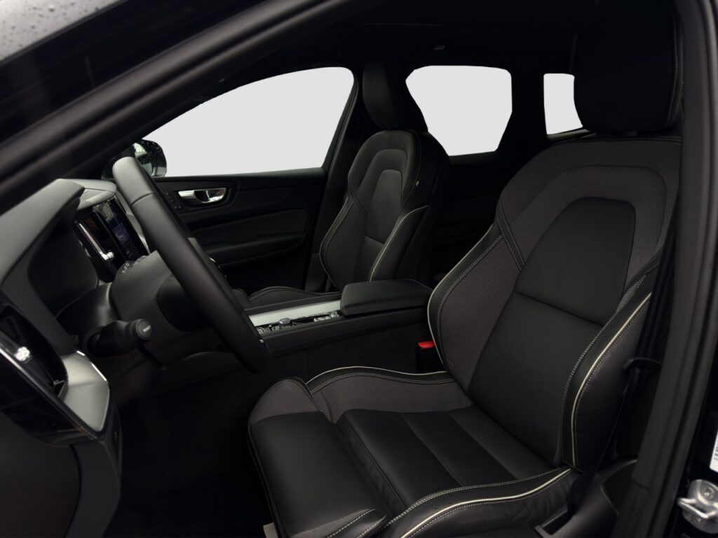 Volvo XC60 B5 Plus Black Edition AWD/AHK/Pano/360Kam – Bild 13