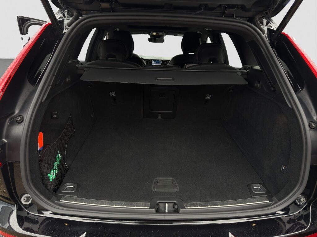 Volvo XC60 B5 Plus Black Edition AWD/AHK/Pano/360Kam – Bild 16