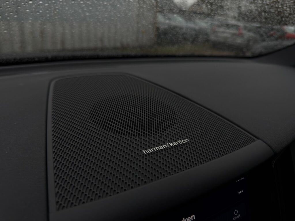 Volvo XC60 B5 Plus Black Edition AWD/AHK/Pano/360Kam – Bild 24