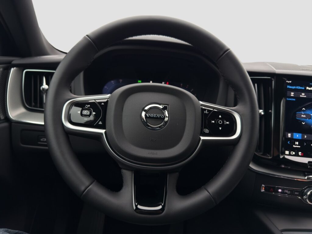 Volvo XC60 B5 Plus Black Edition AWD/AHK/Pano/360Kam – Bild 7