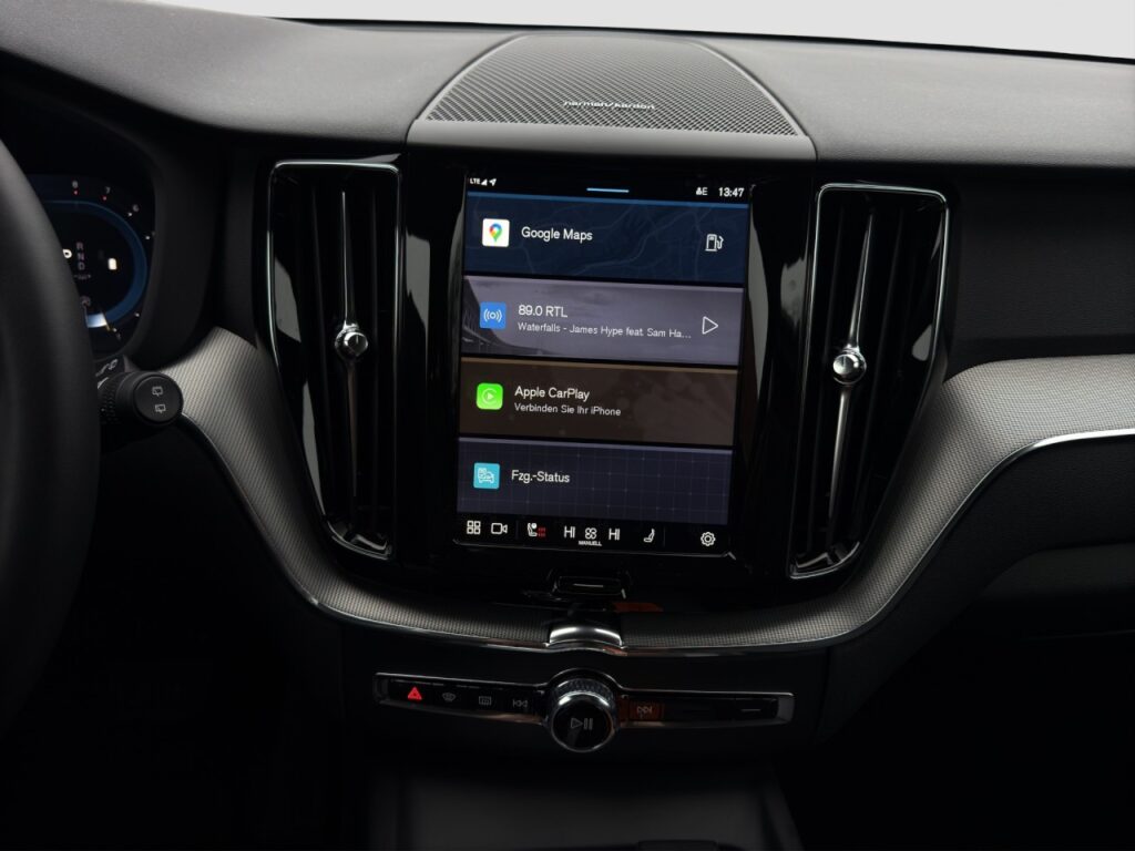 Volvo XC60 B5 Plus Black Edition AWD/AHK/Pano/360Kam – Bild 9