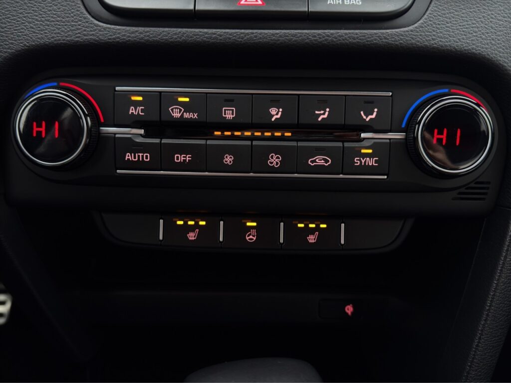 Kia Ceed GT DCT/Leder/Navi/LED/Pano/Kam/JBL/18Zoll – Bild 16