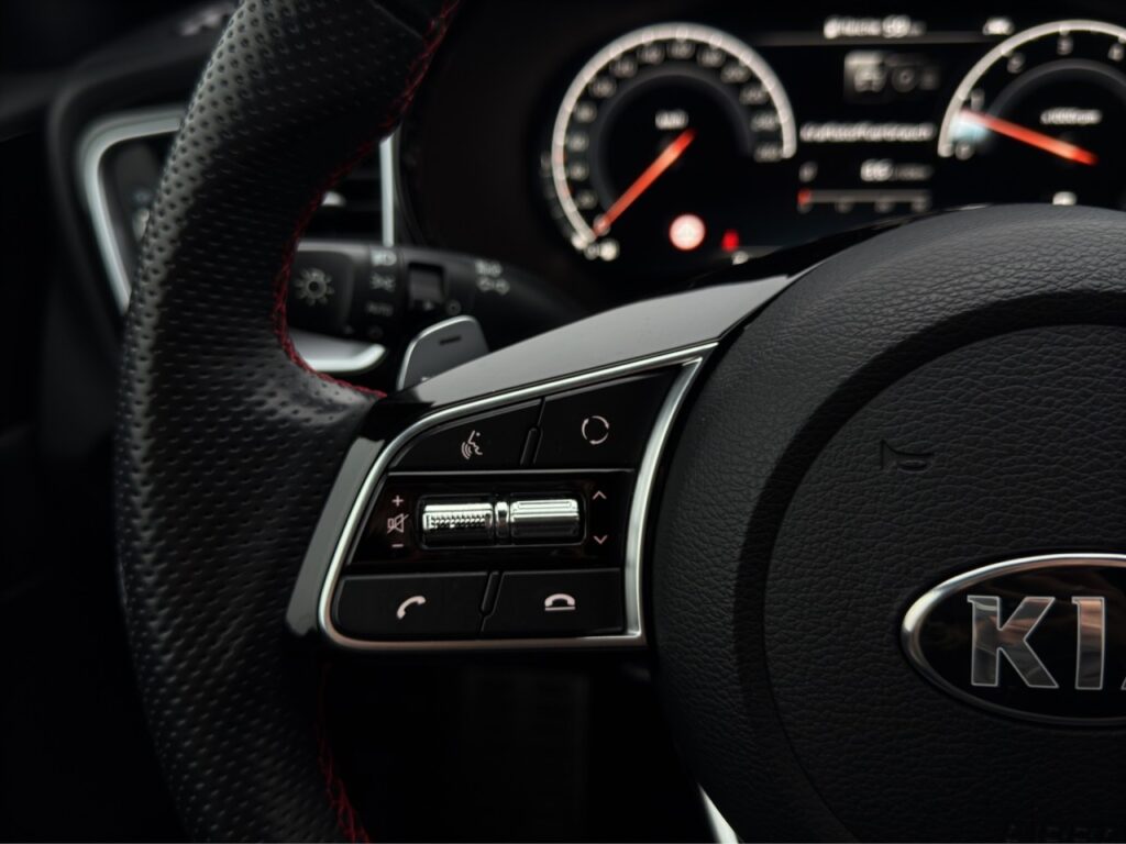 Kia Ceed GT DCT/Leder/Navi/LED/Pano/Kam/JBL/18Zoll – Bild 20