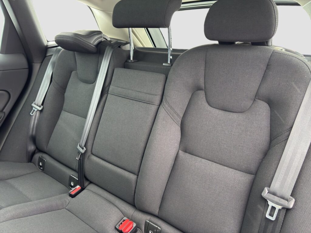 Volvo XC60 B4 Momentum Pro/Navi/LED/AHK/Pano/360K/LHZ – Bild 14