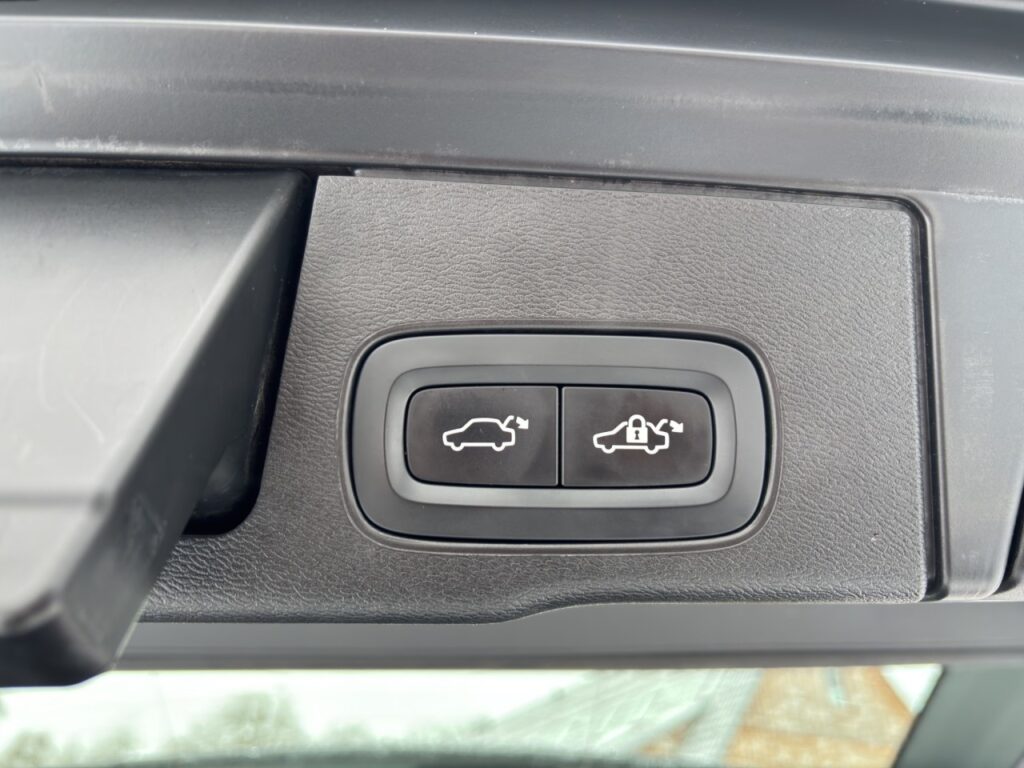 Volvo XC60 B4 Momentum Pro/Navi/LED/AHK/Pano/360K/LHZ – Bild 19