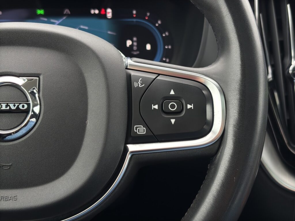 Volvo XC60 B4 Momentum Pro/Navi/LED/AHK/Pano/360K/LHZ – Bild 21