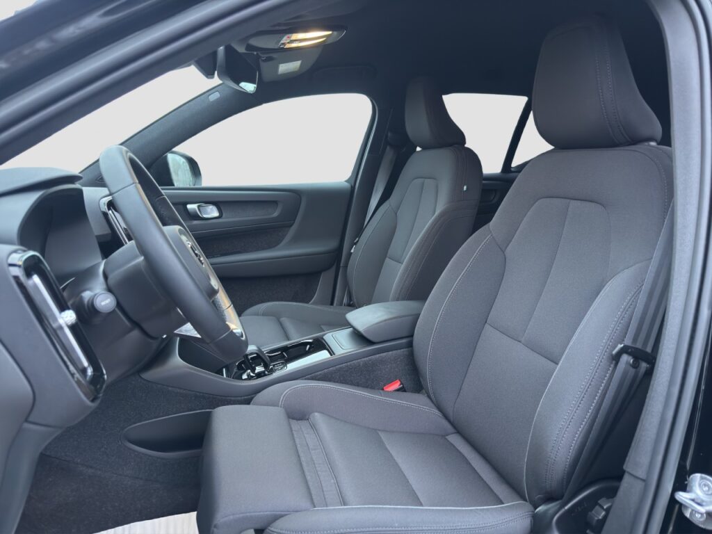 Volvo XC40 Core Pure Electric/Navi/LED/StHz/20Zoll+GJR – Bild 13