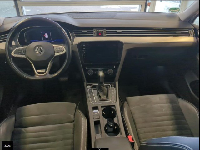 Volkswagen Passat Variant Elegance 4Motion/AHK/Pano/Standhz – Bild 3