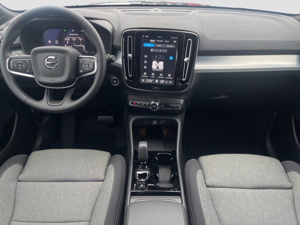 Volvo XC40 B3 Plus Black Edition/360/Frontscheibenhzg – Bild 10