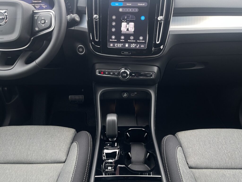 Volvo XC40 B3 Plus Black Edition/360/Frontscheibenhzg – Bild 11