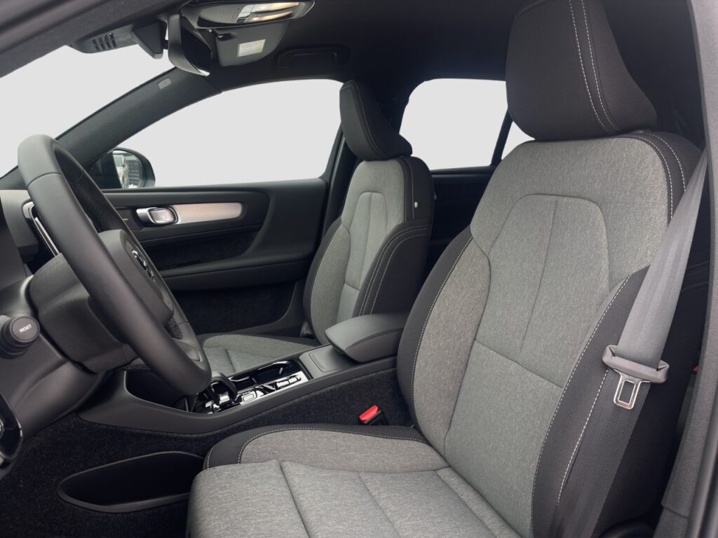 Volvo XC40 B3 Plus Black Edition/360/Frontscheibenhzg – Bild 13