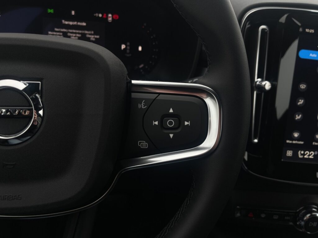 Volvo XC40 B3 Plus Black Edition/360/Frontscheibenhzg – Bild 19