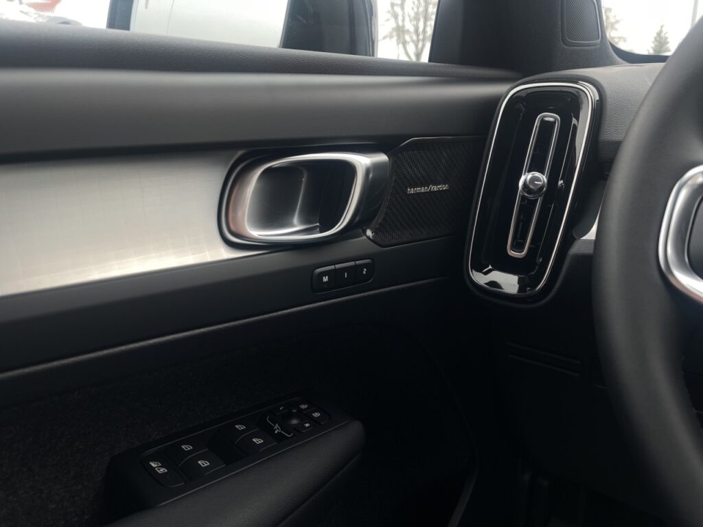 Volvo XC40 B3 Plus Black Edition/360/Frontscheibenhzg – Bild 20