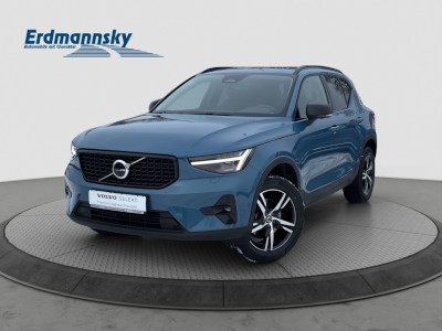 Volvo XC40 B4 Plus Dark/LED/Keyl/el.Sitze/LHZ/360/Pano – Bild 1