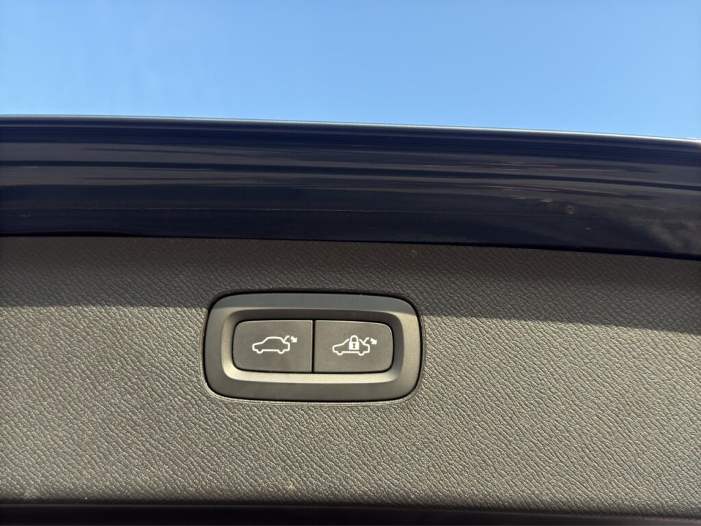 Volvo XC90 T8 Ultimate Dark Plug-In Hyb.AWD/Four-C/AHK – Bild 19