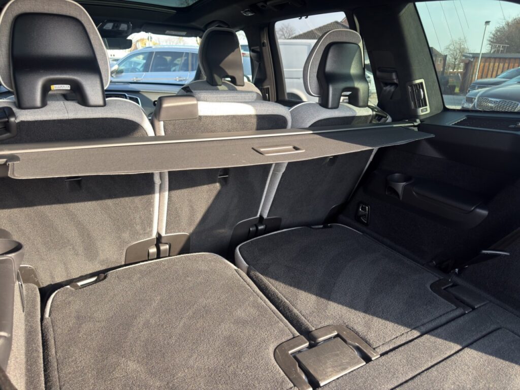 Volvo XC90 T8 Ultimate Dark Plug-In Hyb.AWD/Four-C/AHK – Bild 21