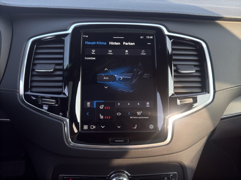 Volvo XC90 T8 Ultimate Dark Plug-In Hyb.AWD/Four-C/AHK – Bild 25