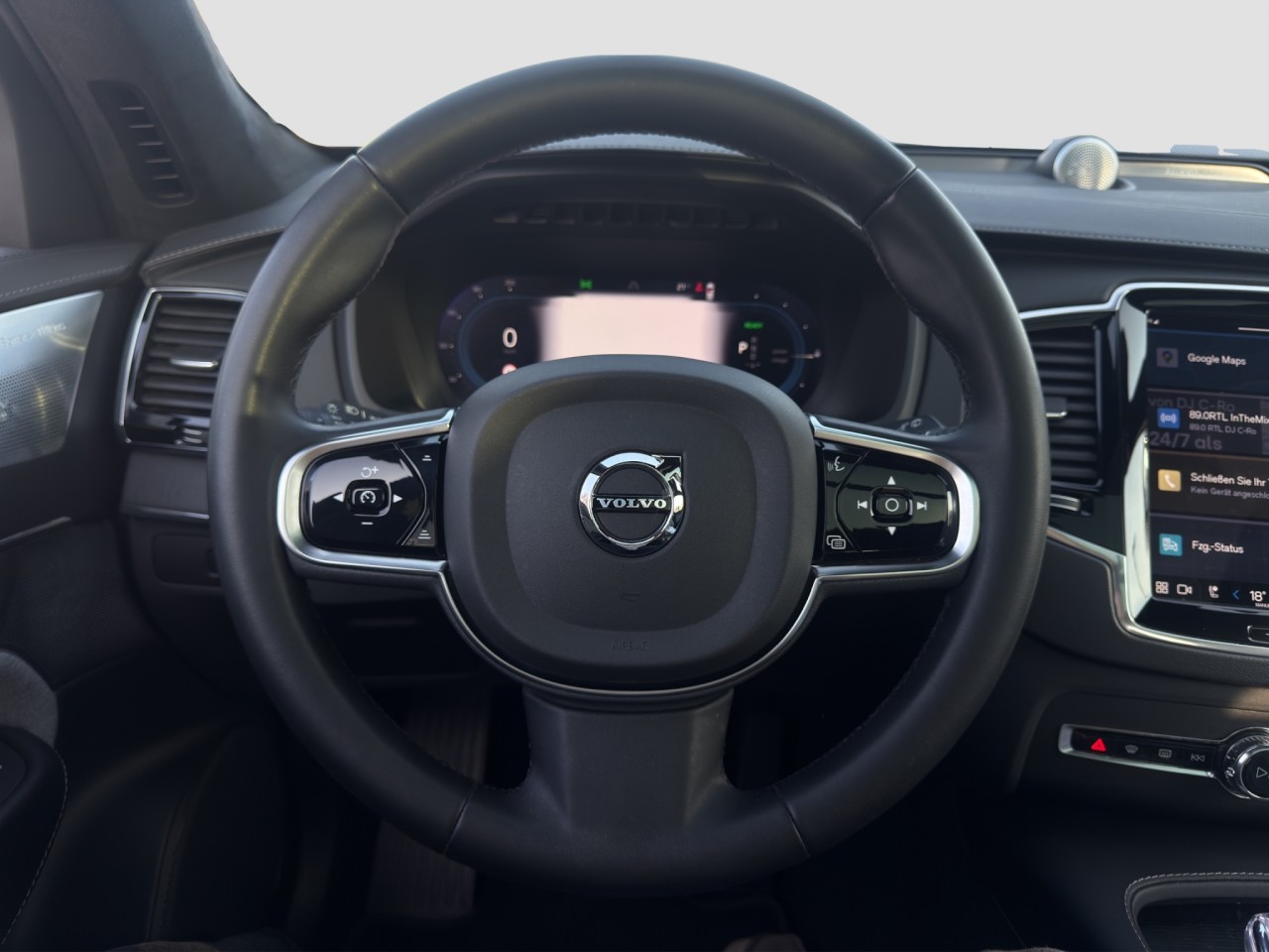Volvo XC90 T8 Ultimate Dark Plug-In Hyb.AWD/Four-C/AHK – Bild 7