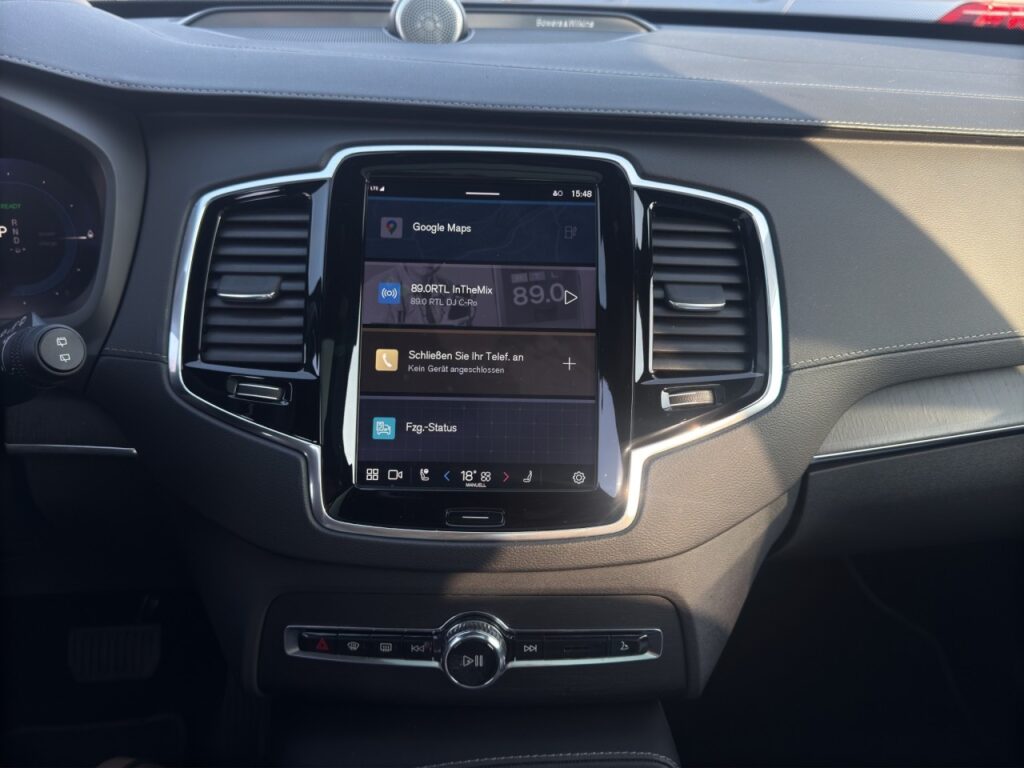 Volvo XC90 T8 Ultimate Dark Plug-In Hyb.AWD/Four-C/AHK – Bild 9