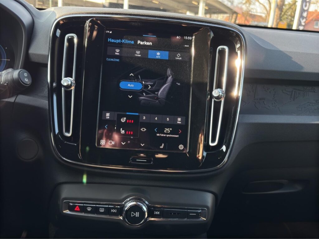 Volvo XC40 Core Pure Electric/Navi/LED/StHz/Kam/19Zoll – Bild 21