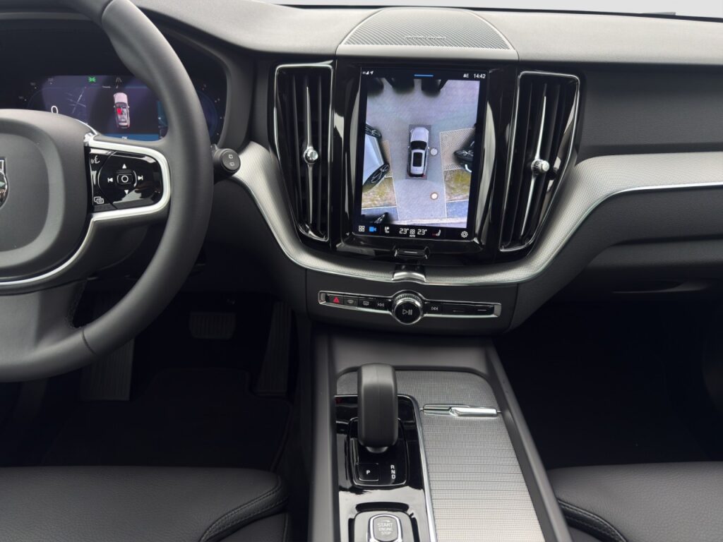 Volvo XC60 B4 Plus Dark/Navi/Pano/Standhz/360Kam/BLIS – Bild 11