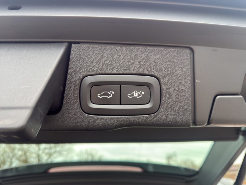 Volvo XC60 B4 Plus Dark/Navi/Pano/Standhz/360Kam/BLIS – Bild 18