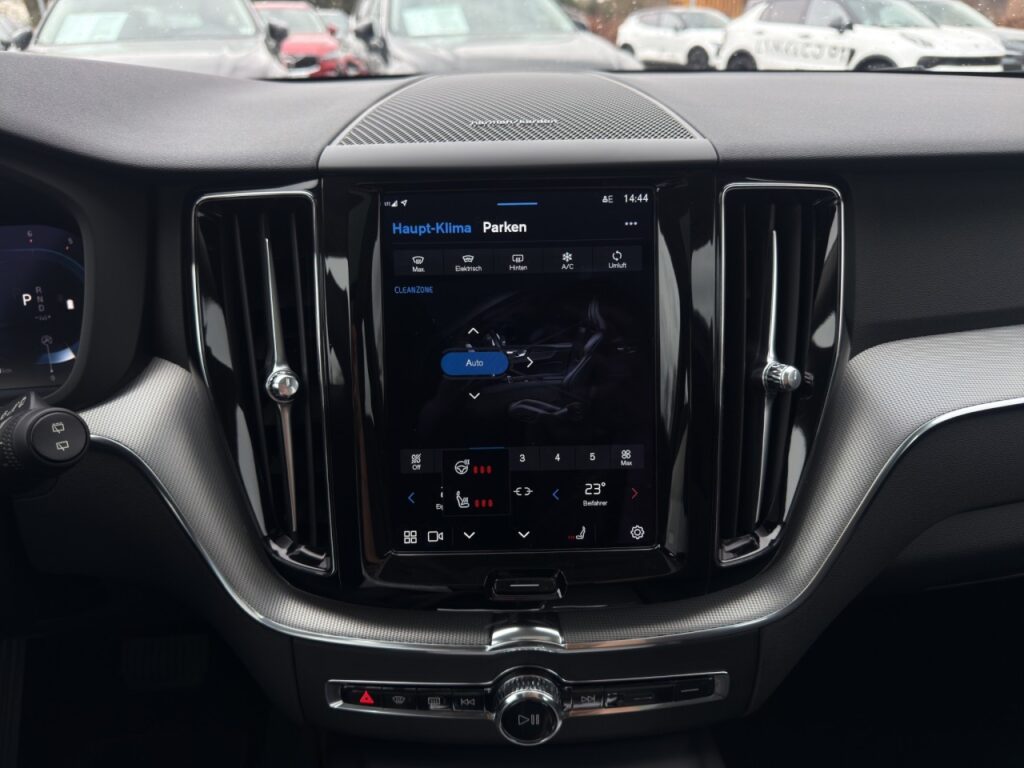 Volvo XC60 B4 Plus Dark/Navi/Pano/Standhz/360Kam/BLIS – Bild 20