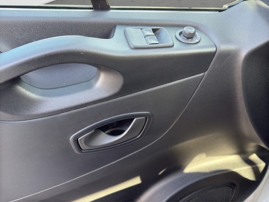 Renault Trafic L1H1 2,8t Komfort/Klima/AHK/Navi/LED/Kam – Bild 11