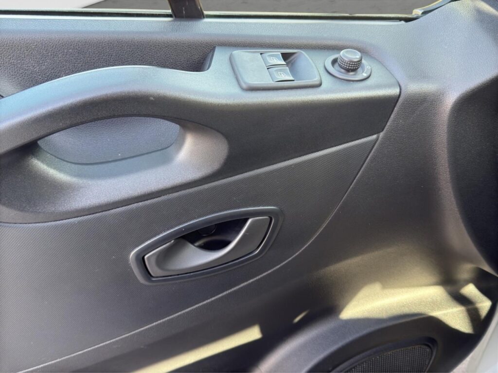 Renault Trafic L1H1 2,8t Komfort/Klima/AHK/Navi/LED/Kam – Bild 11