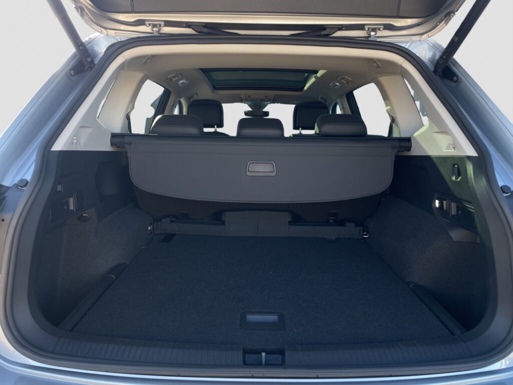 Volkswagen Tiguan Allspace Elegance 4Motion/AHK/Pano/StHz – Bild 16