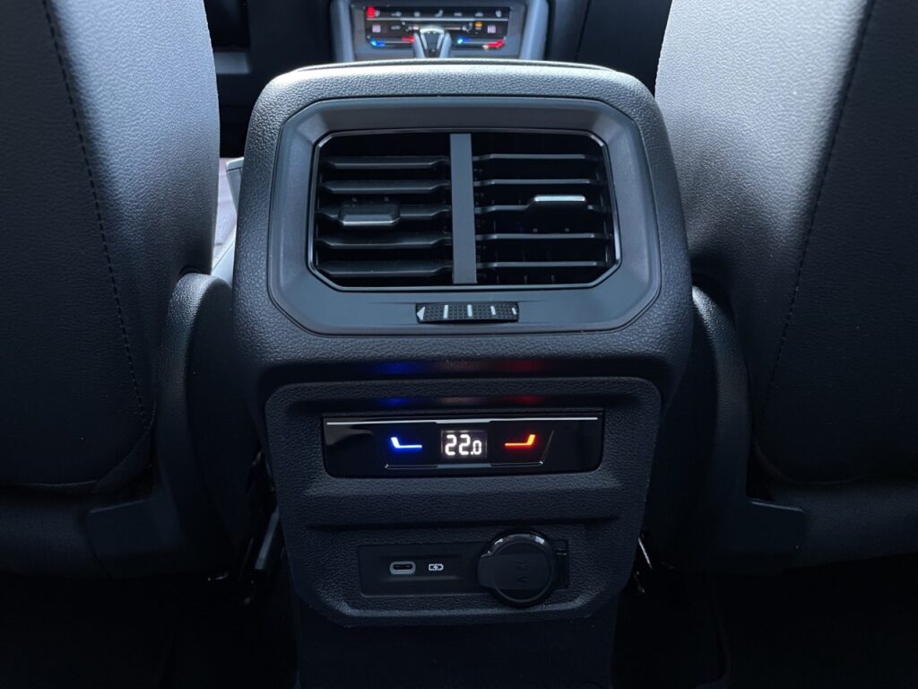 Volkswagen Tiguan Allspace Elegance 4Motion/AHK/Pano/StHz – Bild 26