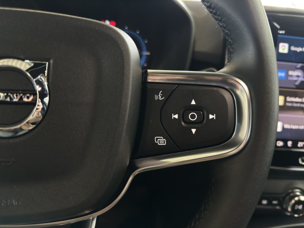 Volvo XC40 Electric Core Recharge/beh.LR/SHZ/Kam/GJR – Bild 19