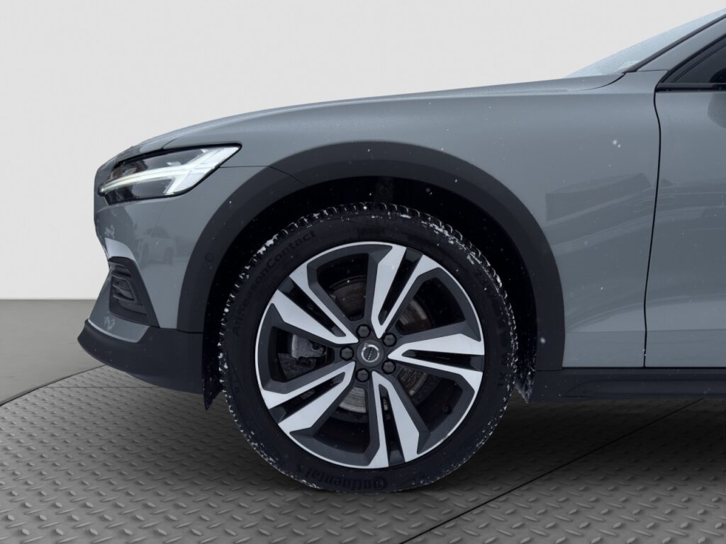Volvo V60 B4 Cross Country Plus AWD/Leder/Navi/LED/19Z – Bild 16