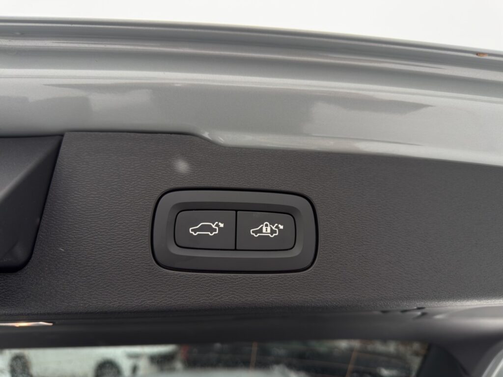 Volvo V60 B4 Cross Country Plus AWD/Leder/Navi/LED/19Z – Bild 17