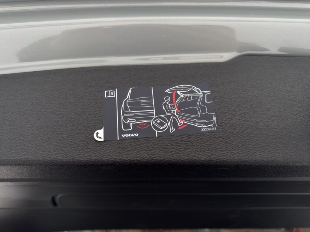 Volvo V60 B4 Cross Country Plus AWD/Leder/Navi/LED/19Z – Bild 18