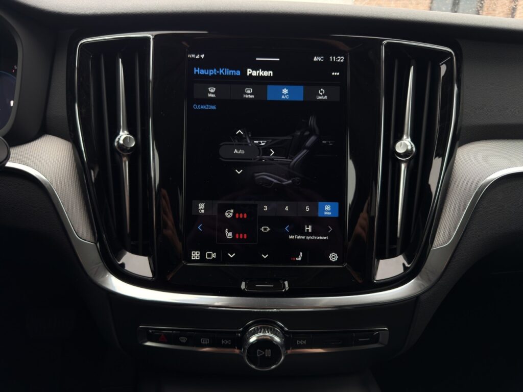 Volvo V60 B4 Cross Country Plus AWD/Leder/Navi/LED/19Z – Bild 21