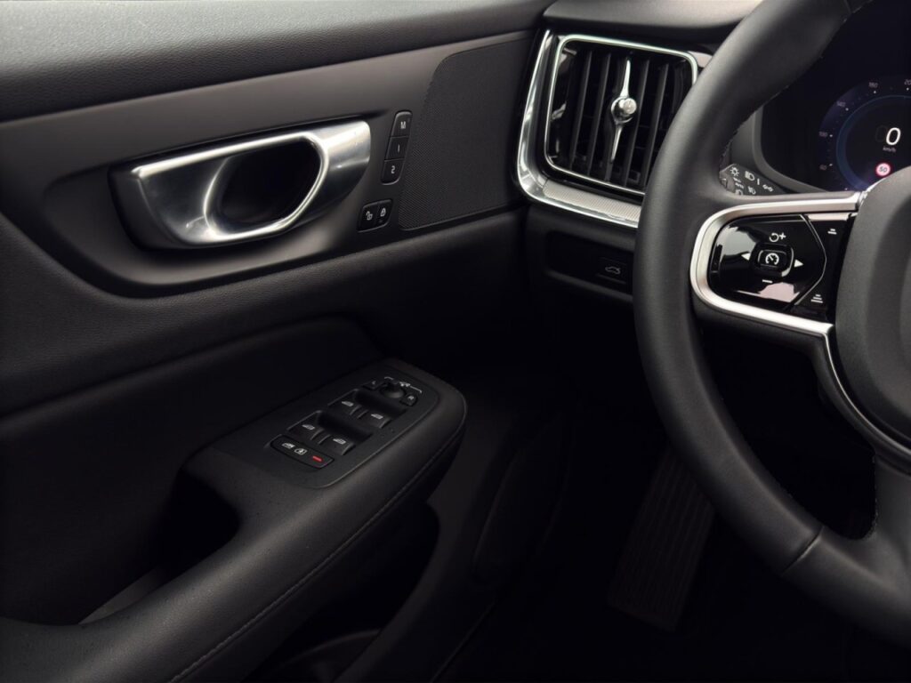 Volvo V60 B4 CC Plus AWD/Leder/Navi/LED/Kam/19Zoll/GJR – Bild 12